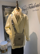 Load image into Gallery viewer, Antonia Satchel Bag 21600
