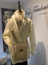Load image into Gallery viewer, Antonia Satchel Bag 21600
