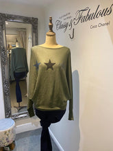 Load image into Gallery viewer, 3 Star Horizontal Knit
