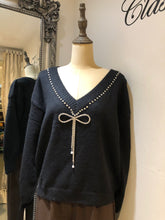 Load image into Gallery viewer, Diamante Bow Knit
